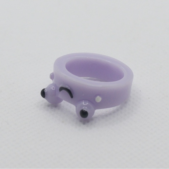 🌸 3/$15 Acrylic Pastel Lavender Frog Ring - Picture 4 of 5